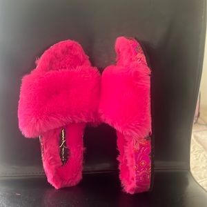 Beautiful neon indoor outdoor slippers
